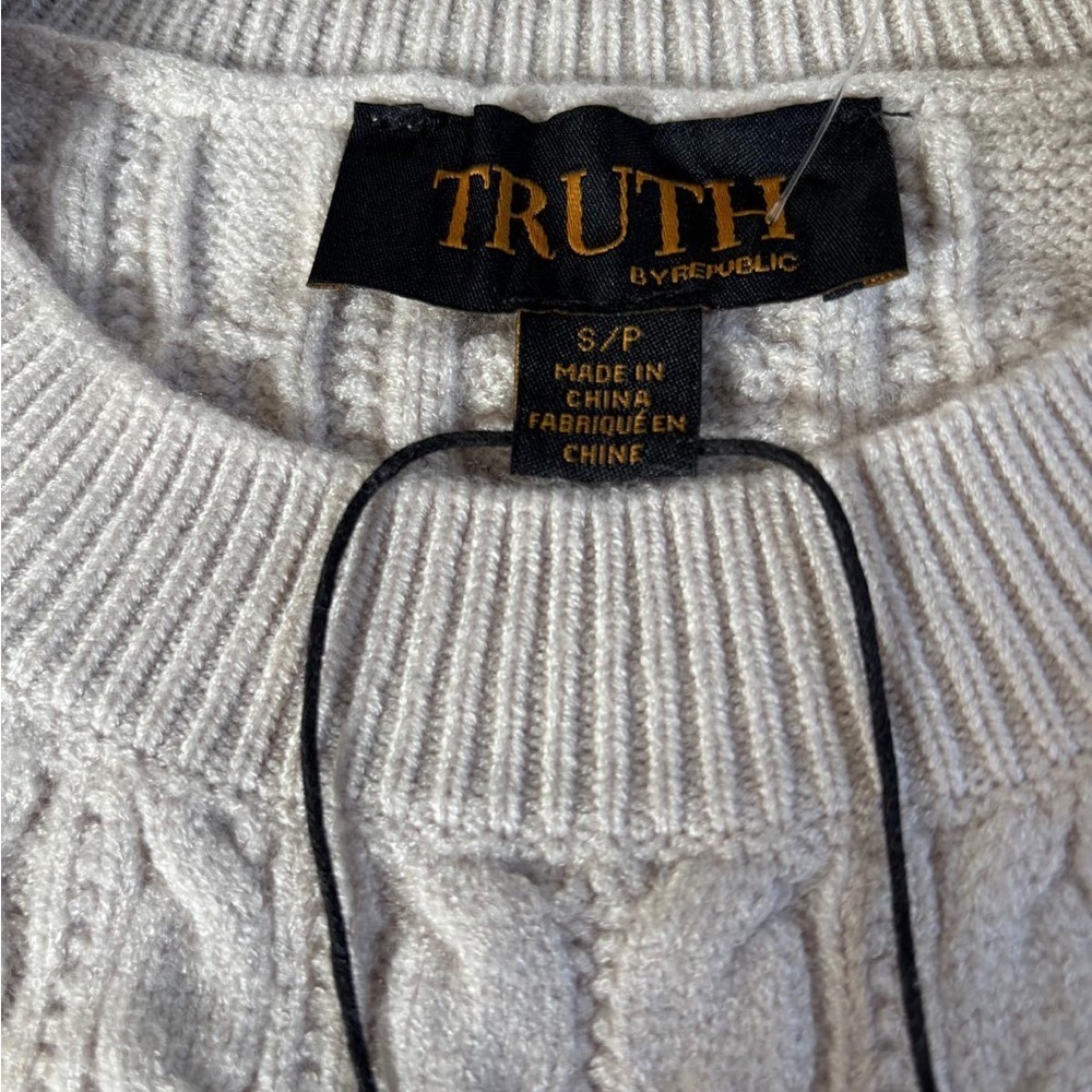 Truth by Republic Men’s Cable Knit Crewneck Sweater Beige Small NWT - Picture 4 of 6